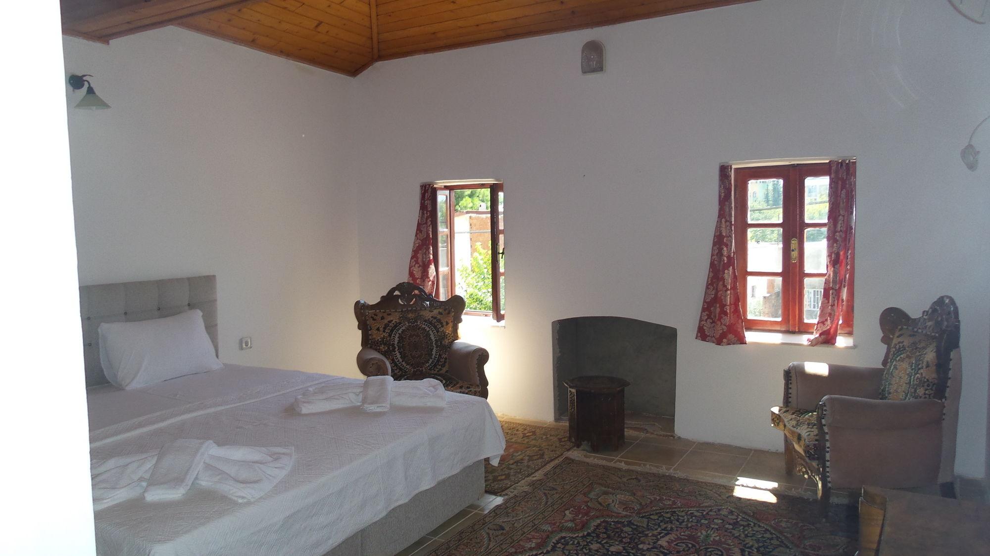 Bed and Breakfast Ali Baba'S House Selçuk Esterno foto